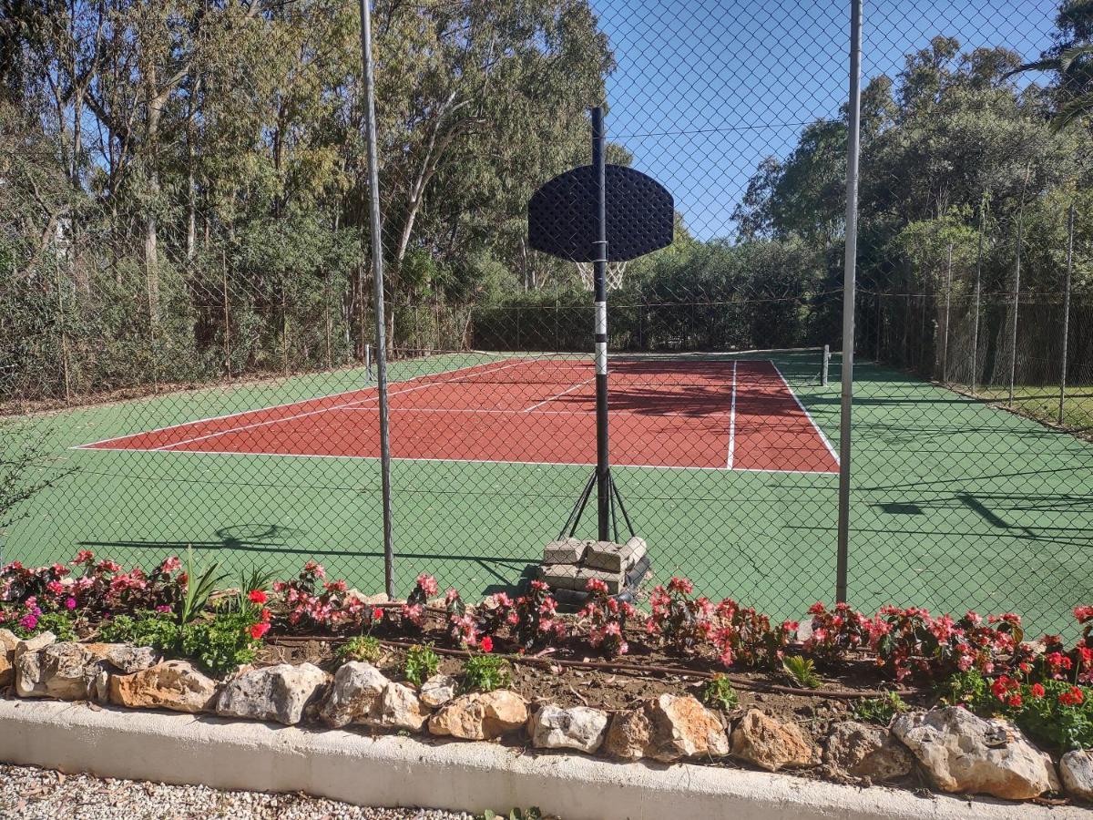 Puerto Banus Near Beachfront, Sunny Terrace, Pool, Tennis Court, Parking And Movies Projector Marbella